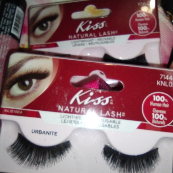 Lashes lip and eyebrow bundle - Picture 3 of 4
